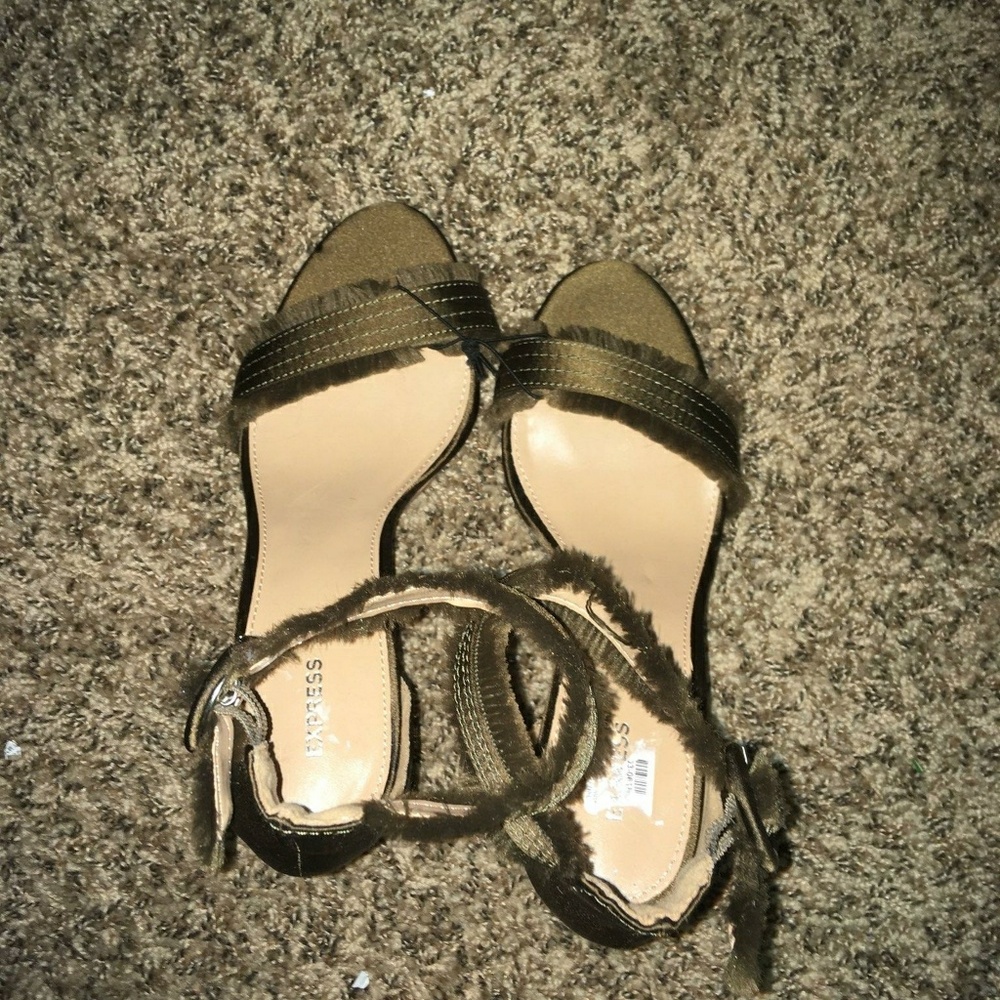 Express heels